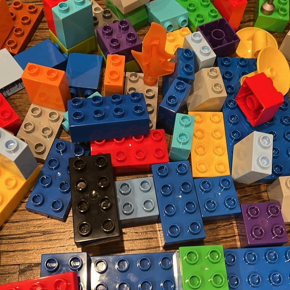 LEGO Duplo Building Set with Storage Bin/Big Bricks Toodler Lego Mega Blocks - Picture 9 of 17